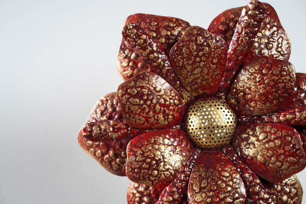 Vintage Floral Metal Table Décor – Red & Gold