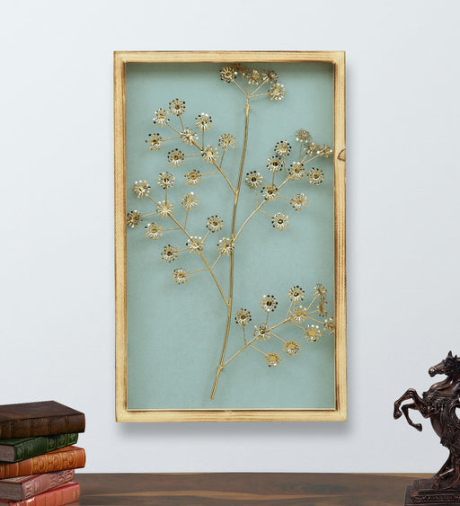 This metal wall decor uses a beautiful natural motif and gives it a clean modern twist. It's handcrafted using wrought iron to create an engaging look ideal for lending a unique look to any wall.which complements a nature inspired decor. It is an excellent enhancement for a modern home decoration.