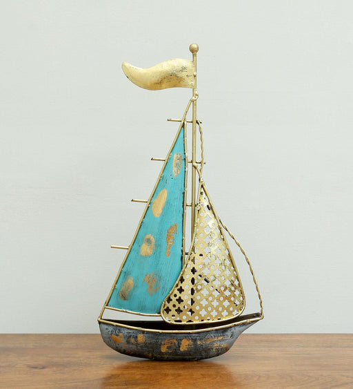 Our range of showpieces are designed to spruce up the look of your room. These curios are perfectly styled with care and detailing, in interesting colours and shapes that are sure to keep you coming back for more.