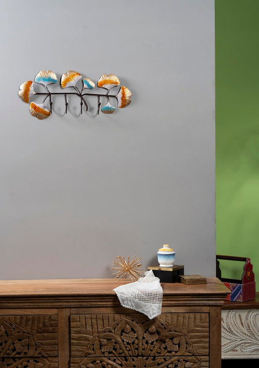 Organize in style with one easy step. From Vedas, this decorative leaf Wall Hook is designed to hold a wide variety of items - coats, hats, handbags, umbrellas, keys, towels or robes. Perfectly suited for any room from foyers and hallways to bedrooms and bathrooms, even closets or anywhere some additional storage is needed.